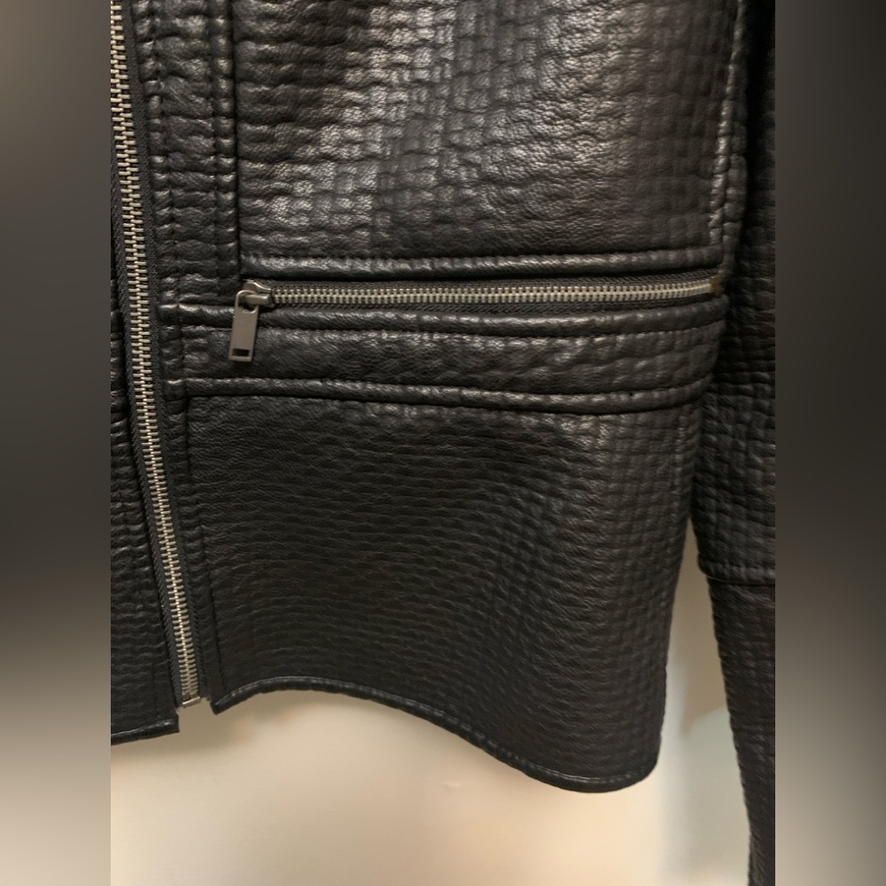 NWOT Lord & Taylor Black Textured Faux Leather Moto Jacket - Picture 3 of 9